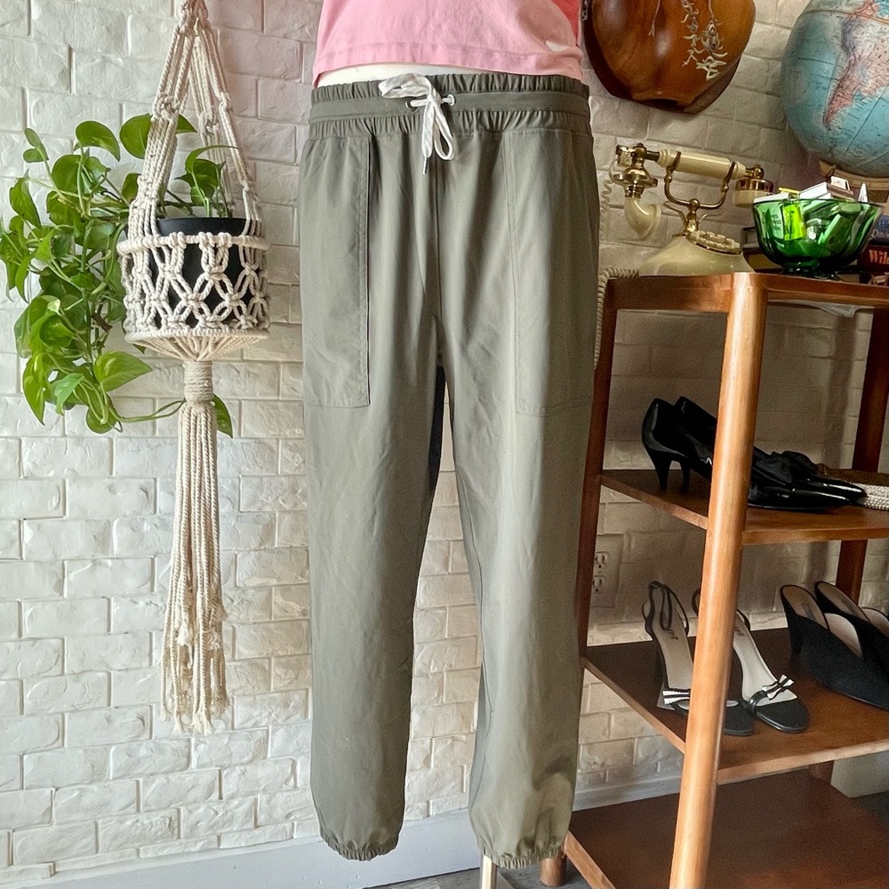 SOLD vuori Miles Jogger in Green Size Large - Picture 5 of 16
